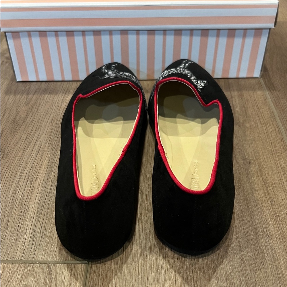 New in Box Wild Diva Lounge Black and White Zebra Flats Slip-on Size 7 - Picture 4 of 11